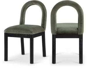 Meridian Furniture Conrad Sculptural Arched Back Velvet Dining Chair with Art Deco Flair and Wood Legs 11008Green-C