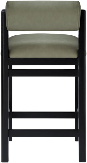 Meridian Furniture Roundhill Art Deco Vegan Leather Counter Stool with Black Wood Frame for Kitchen Islands 11089Green-C