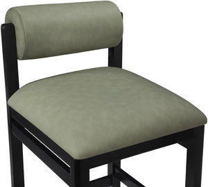 Meridian Furniture Roundhill Art Deco Vegan Leather Counter Stool with Black Wood Frame for Kitchen Islands 11089Green-C