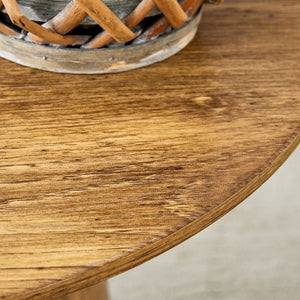 English Elm Nested Round Coffee Table Set Two Piece Wood Grain Veneer for Living Room or Office W2920S00113