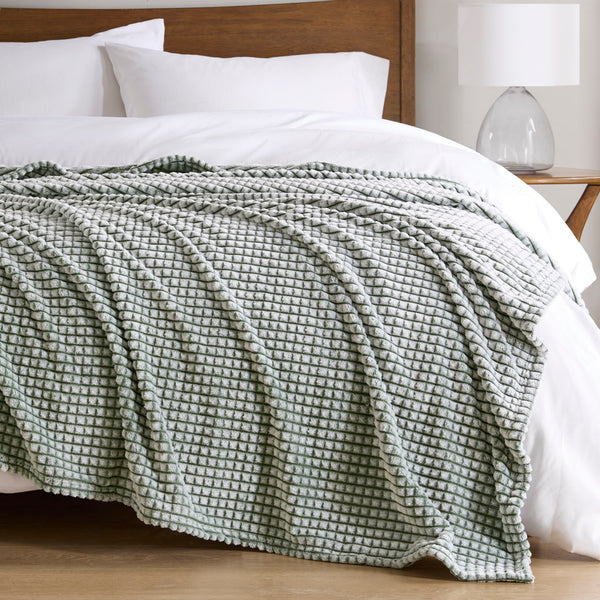 JLA Home Madison Park - Blanket Plush polyester grid-print throw, OEKO-TEX certified, lightweight year-round warmth & machine-washable comfort Green MP51-8418