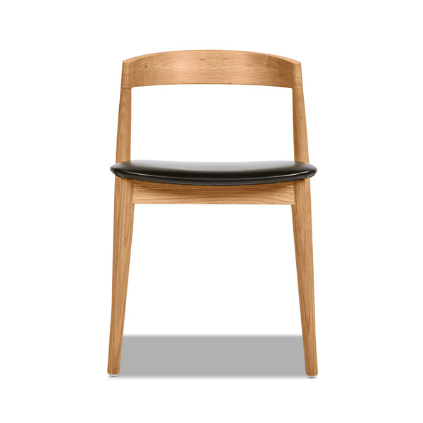 English Elm Jennifer Taylor Home - Raven Solid Oak Stacking Sculpted Dining Chair – Mid-Century Natural Finish, Black Faux Leather Comfort (Stackable) B2719P238276