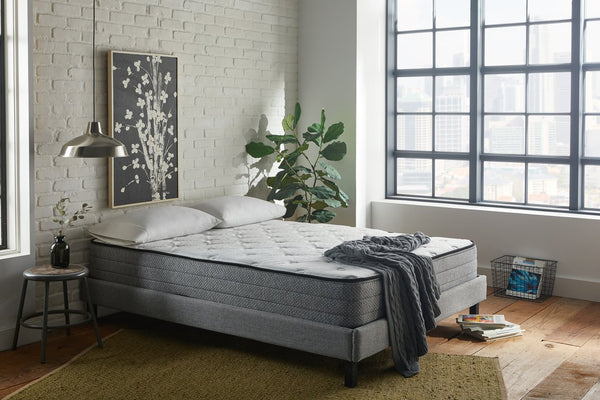English Elm 10" Full Gel Memory Foam Mattress with 884 Pocketed Coils, Edge Support & Pressure Relief for Restful Sleep White+gray B2707P228588
