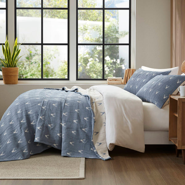 English Elm 3 Luxe Matelassé Coverlet Set Full/Queen with Two Standard Shams – Lightweight Polyester, Textured Elegance Blue 18.7 L x 14.76 W x 5.32 H B035P366538