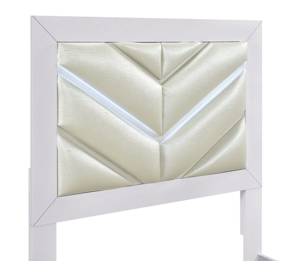 English Elm Moreland Twin Bed Faux Leather Headboard White Laminate Finish for Teen Rooms B078P497904