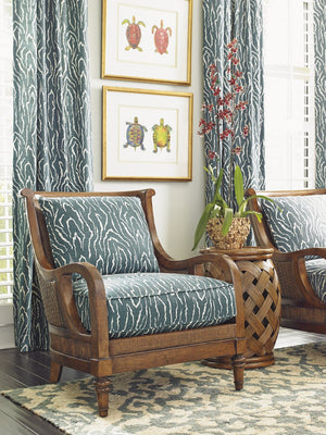 Lexington Tommy Bahama Home Hibiscus Round Accent Table - Elegant Crushed Bamboo Top & Woven Rattan Base For Coastal Living Caribbean Sunset  593-953