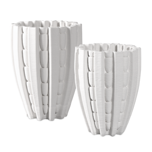 Fluted Ceramic Vase - A Contemporary Masterpiece Blending Ancient Craftsmanship with Modern Design