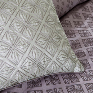 JLA Home Madison Park - 6 Piece Jaquard Duvet Cover Set with Shimmering Ombre Center, Embroidered Decorative Pillows, Glam Finish Purple MP12-3053