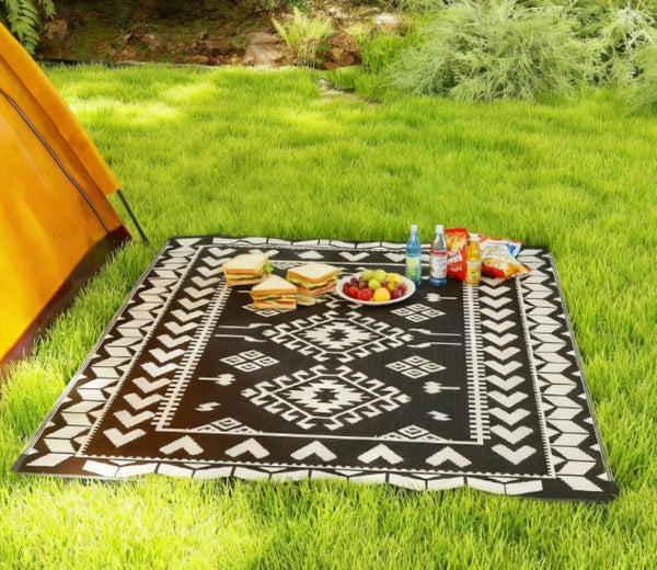 English Elm Patio Reversible Polypropylene Flatweave Rug Foldable Geometric Black White Outdoor Mat T3971P421603