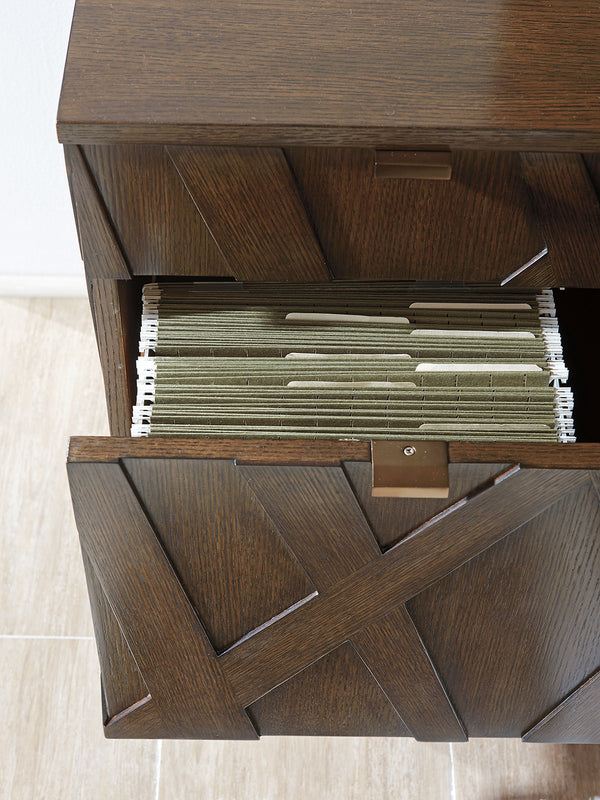 Lexington Sligh Ellison Media Center: Stylish Asymmetrical Console With Adjustable Shelves & Elegant Bronze Accents Delshire Wood 190-661