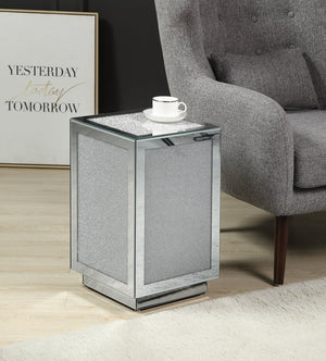 English Elm Noralie Mirrored Accent Table With Faux Diamonds - Chic Silver Finish For Modern Interiors B2726P243249