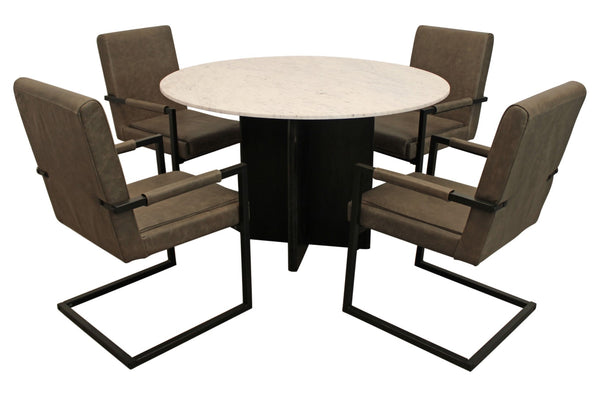 Moti Lloyd Arm Chair in Leather 94011058