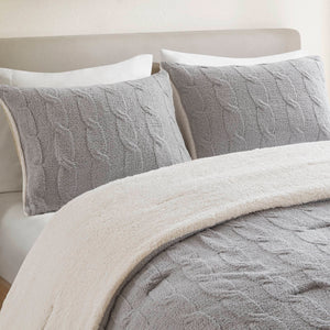 English Elm 3-Piece Queen Coverlet Set Matelassé Elegance with Two Shams — Soft Polyester-Rayon Texture, Durable Comfort Gray 20.47 L x 12.2 W x 11.02 H B035P381303