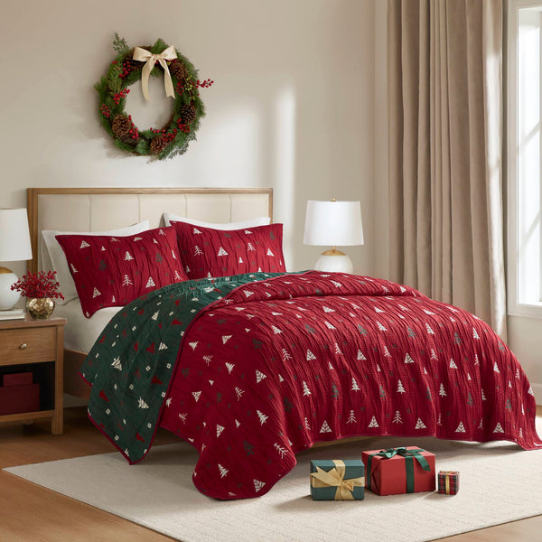 English Elm 3-Piece Queen Coverlet Set Matelassé Elegance with Two Shams — Soft Polyester-Rayon Texture, Durable Comfort Red 16.34 L x 14.57 W x 7.68 H B035P381283