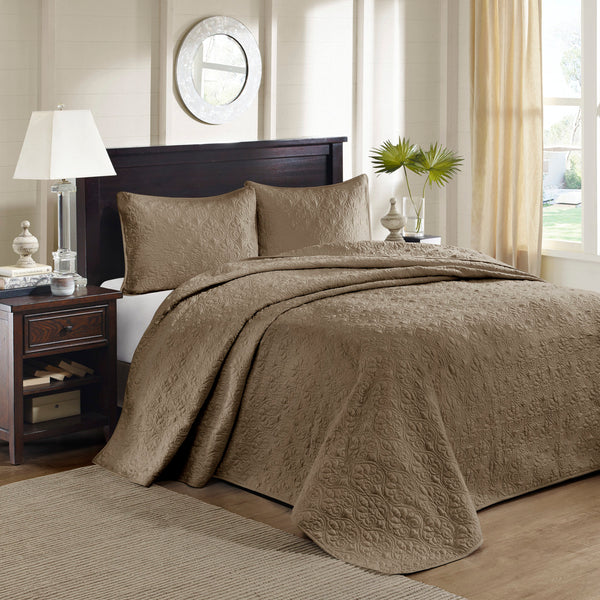 English Elm Reversible Queen Bedspread Set with Antimicrobial Cotton Fill, Oversized Quilted Cottage Texture Bedding Mocha 17.72 L x 15.35 W x 8.66 H B03597568