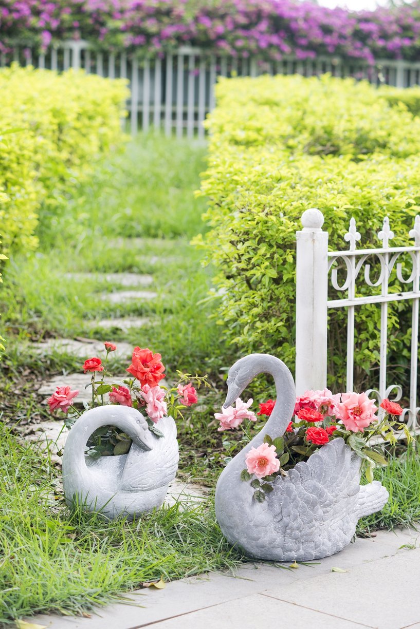 English Elm 16.5x9x15.5" Elegant Grey Swan Planter with Hollow Back for Flowers Succulents Desk Mantel Decor W2078P390534