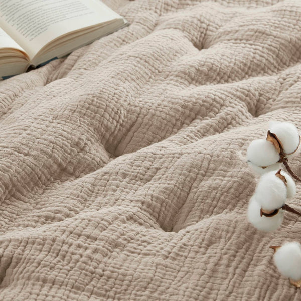 English Elm 3-piece Cotton Muslin Quilt Set with Embroidered Tacking for a Relaxed Bedroom Taupe B035P408349