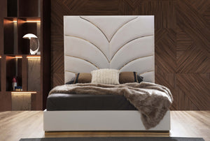 English Elm LAURA King 6-Pc White Velvet Platform Bedroom Set with Gold Geometric Accents & Soft-Close Drawers B009S02055