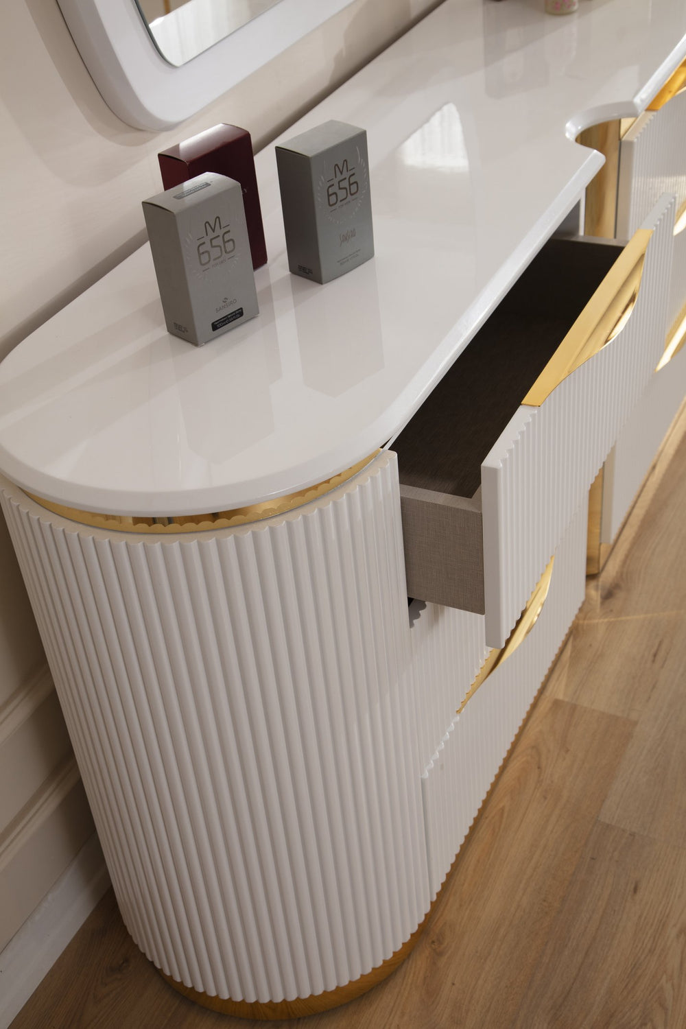 English Elm Laura Gold 6-Drawer White Dresser with Gold Handles, Soft-Close Drawers, Solid Wood Luxury Storage B00955980