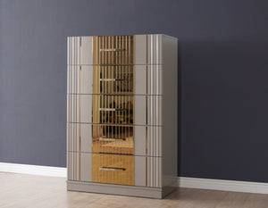 English Elm Lorenzo Queen 5-Piece Bedroom Set: Modern Upholstered Design With Gold Accents & Ample Storage B009S01892