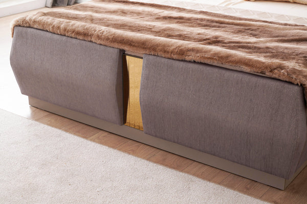 English Elm Lorenzo Queen 5-Piece Bedroom Set: Modern Upholstered Design With Gold Accents & Ample Storage B009S01892