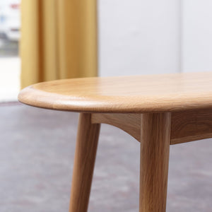 English Elm Natural Oak Wood Bench For Dining & Living Spaces - Stylish, Durable Seating With Timeless Design W128373060