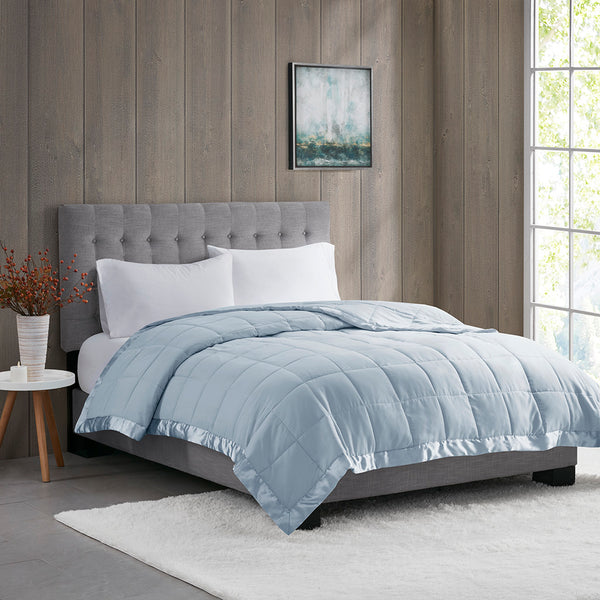English Elm Lightweight Down Alternative Blanket with Satin Trim Full/Queen – Hypoallergenic, OEKO‑TEX, Moisture‑Wicking Comfort Blue 14.96 L x 7.48 W x 7.48 H B03598501