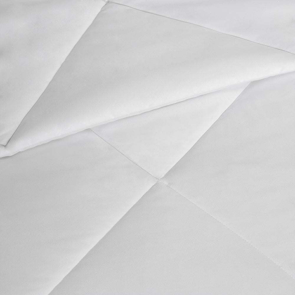 English Elm Oversized Microfiber Comforter with HeiQ Smart Temp Treatment – Year-Round Temperature Regulating, OEKO-TEX Certified White 18.11 L x 10.43 W x 10.43 H B03595077