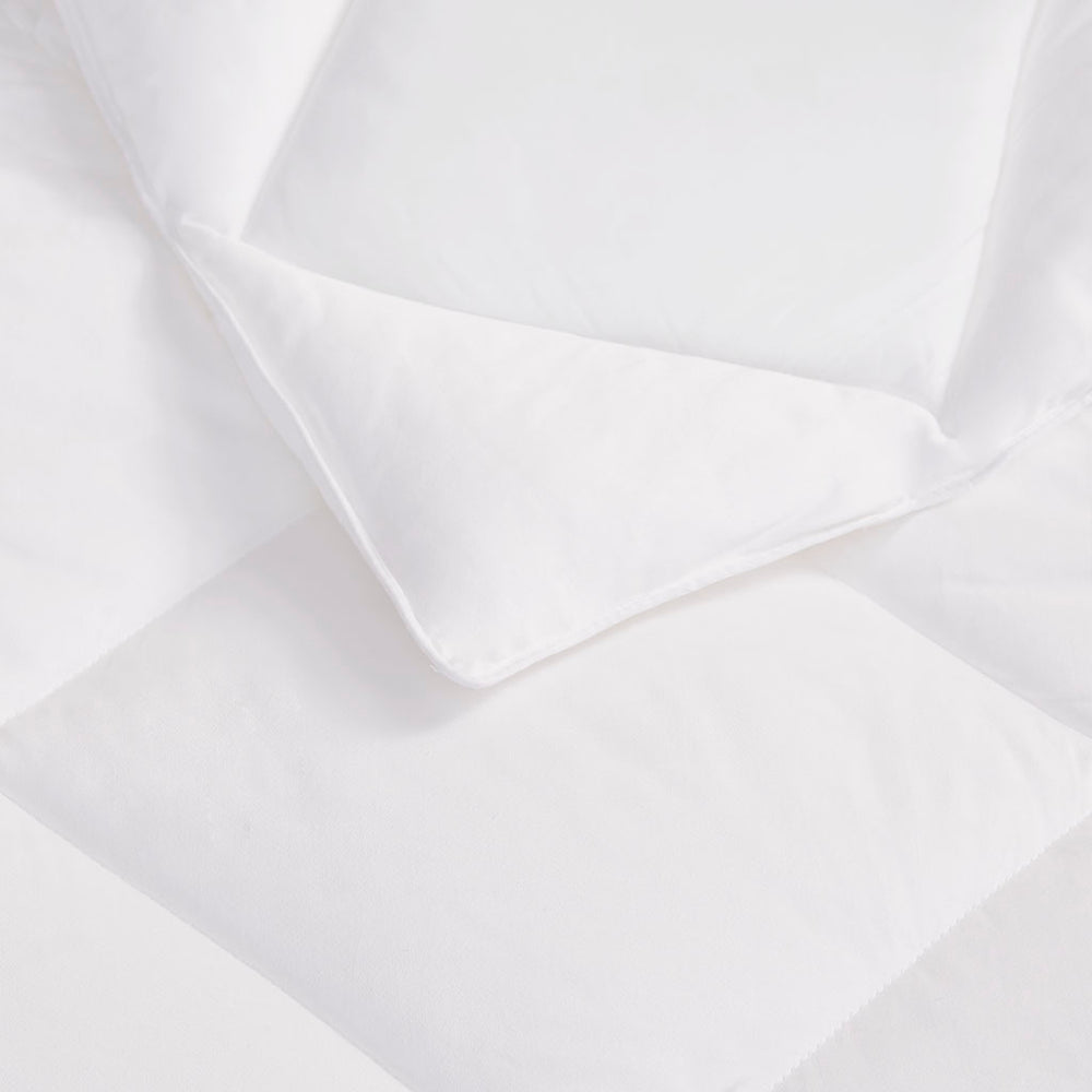 English Elm Cotton Down Alternative Comforter with 3M Thinsulate Featherless Insulation, 300TC Cotton Sateen Quilt White 22.05 L x 17.72 W x 7.87 H B03595045