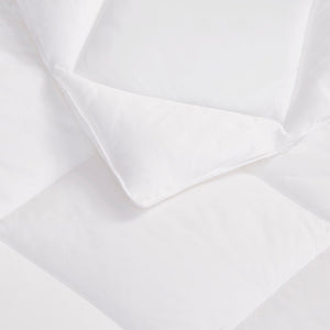 English Elm Cotton Down Alternative Comforter with 3M Thinsulate Featherless Insulation, 300TC Cotton Sateen Quilt White 22.05 L x 17.72 W x 7.87 H B03595045