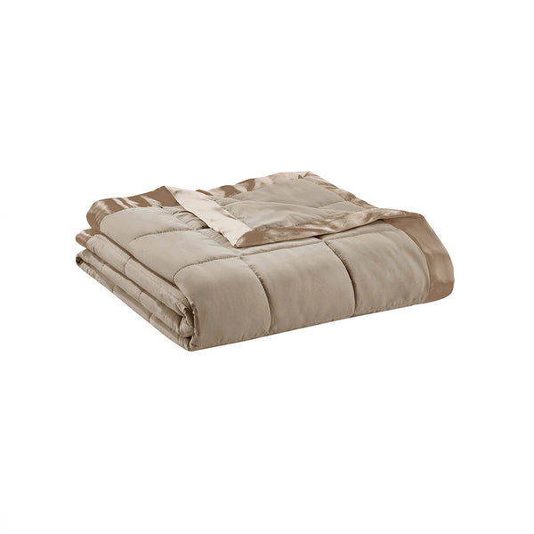 English Elm Lightweight Down Alternative Blanket with Satin Trim Full/Queen – Hypoallergenic, OEKO‑TEX, Moisture‑Wicking Comfort Brown 14.96 L x 5.91 W x 5.91 H B03598502