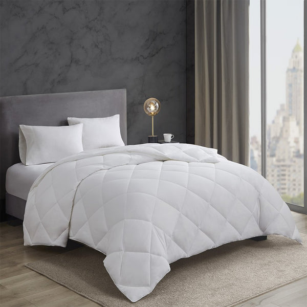 English Elm Cotton Down Alternative Comforter with 3M Thinsulate Featherless Insulation, 300TC Cotton Sateen Quilt White 22.05 L x 17.72 W x 7.87 H B03595045