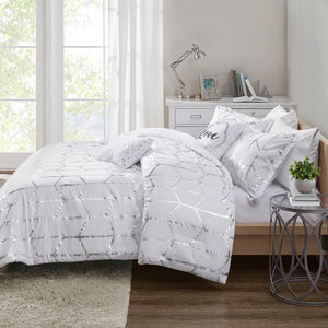 English Elm King/Cal Silver Geometric Metallic Comforter Set with Embroidered Accent Pillows & Antimicrobial Finish B03595922