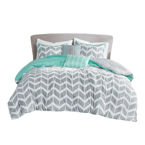 English Elm Full/Queen Nadia Chevron Comforter Set with Aqua Accents, Microfiber, Antimicrobial, Soft Washable Bedding B03596010
