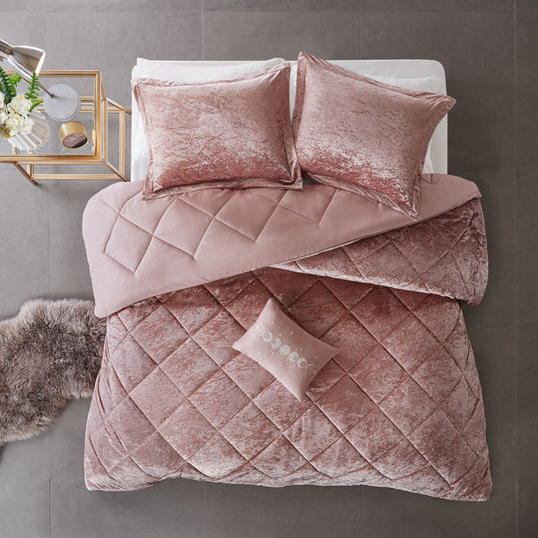 English Elm King/Cal Velvet Comforter Set with Diamond Quilting and Hypoallergenic Fill, Crushed Velvet Luxury Blush 21.65 L x 18.5 W x 11.02 H B03595940