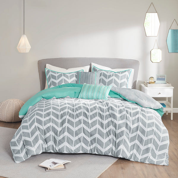 English Elm Twin/Twin Nadia Comforter Set – Grey & Aqua Chevron with Stripes, Soft Microfiber, Antimicrobial, Includes Shams & Pillows B03596009