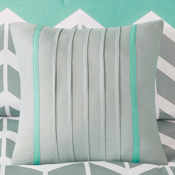English Elm Twin/Twin Nadia Comforter Set – Grey & Aqua Chevron with Stripes, Soft Microfiber, Antimicrobial, Includes Shams & Pillows B03596009