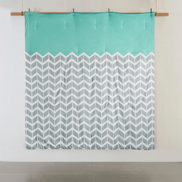English Elm Full/Queen Nadia Chevron Comforter Set with Aqua Accents, Microfiber, Antimicrobial, Soft Washable Bedding B03596010