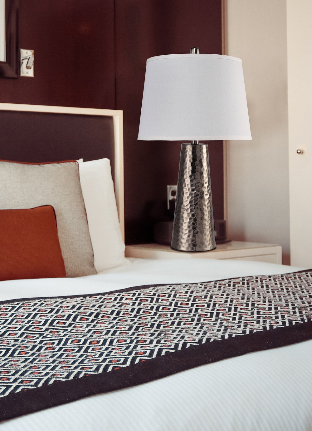 English Elm 25"H Brushed Nickel Hammered Metal Table Lamp with White Fabric Shade, Socket Switch, UL Listed (Elegant 26") B080107013