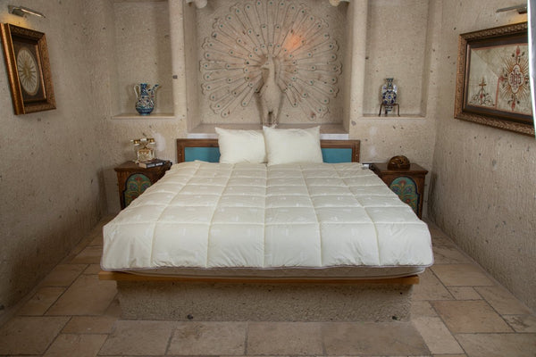 English Elm Duvetta Cream Wool King Size Quilt - Luxurious, Cozy, And Versatile Bedding For Elegant Bedrooms B029119347