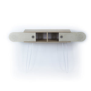 English Elm Lora 2-Tier Console Table With Metal Legs – Sleek Light Oak Design For Space-Saving Storage Solutions B029119516