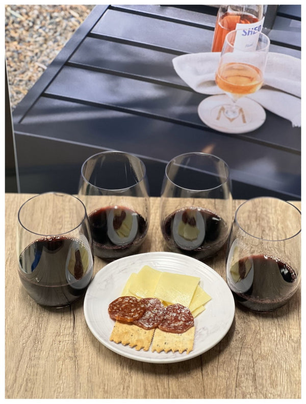 English Elm Plastic Wine Glasses Set Of 4, 15Oz Unbreakable Tritan Stemmed Glasses For Outdoor Entertaining B095120371-GIGA