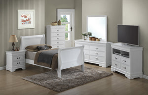 English Elm Charming Twin Bed - Timeless White Finish, Sturdy Design, Perfect For Any Bedroom Style & Comfort B078S00369