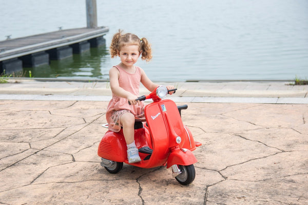 English Elm 6v Licensed Vespa Kids Ride on Scooter with Sidecar Key Start and Headlights B117135091