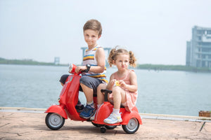 English Elm 6v Licensed Vespa Kids Ride on Scooter with Sidecar Key Start and Headlights B117135091
