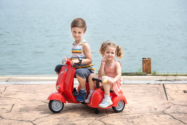 English Elm 6v Licensed Vespa Kids Ride on Scooter with Sidecar Key Start and Headlights B117135091