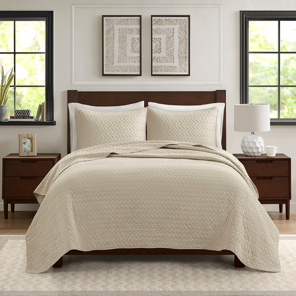 English Elm Queen Hampton Hill Velvet Touch Oversized Quilted 3-Piece Set — Plush Herringbone, Brushed Softness, Machine Washable B035129011