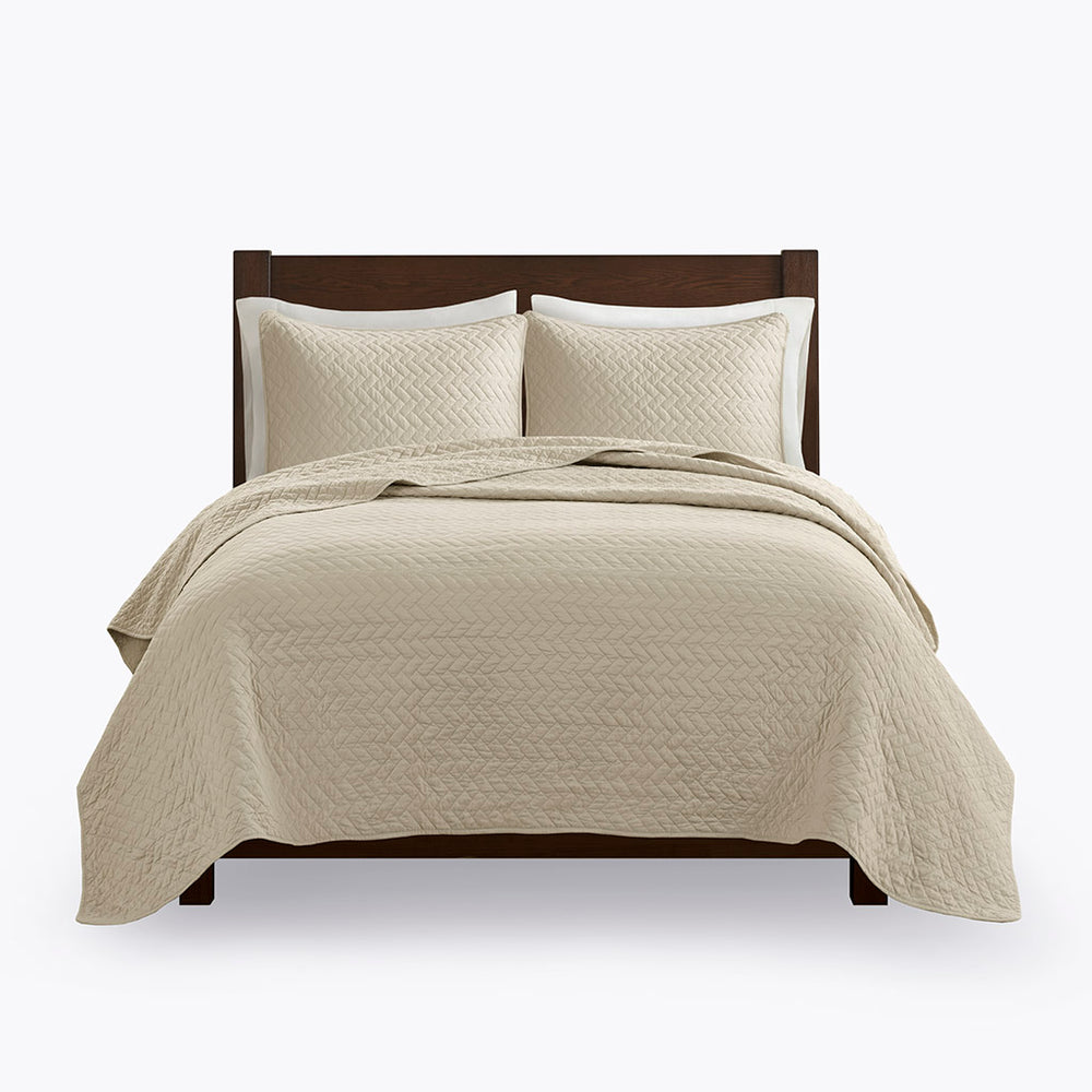 English Elm Queen Hampton Hill Velvet Touch Oversized Quilted 3-Piece Set — Plush Herringbone, Brushed Softness, Machine Washable B035129011