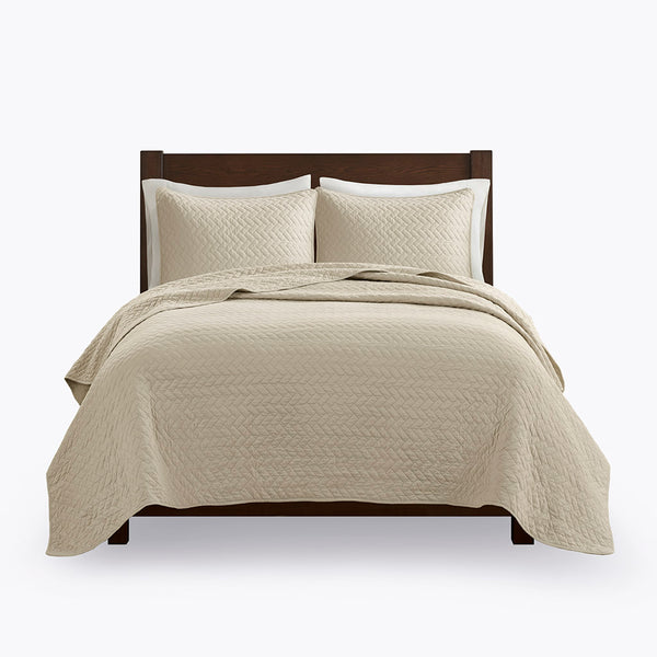 English Elm Queen Hampton Hill Velvet Touch Oversized Quilted 3-Piece Set — Plush Herringbone, Brushed Softness, Machine Washable B035129011