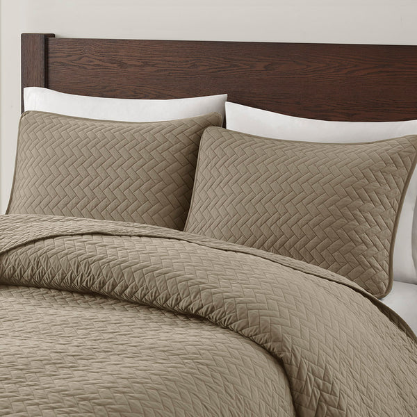 English Elm Queen Hampton Hill Velvet Touch Oversized 3-Piece Quilted Quilt Set – Plush Herringbone, Thick Brushed Velvet Feel, Machine Washable, Cozy Cotton Batting B035129004